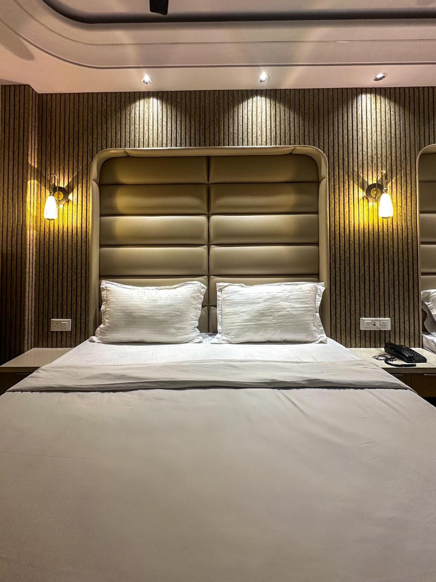 Bed and Breakfast Delhi Delight Premium Nuova Delhi Esterno foto