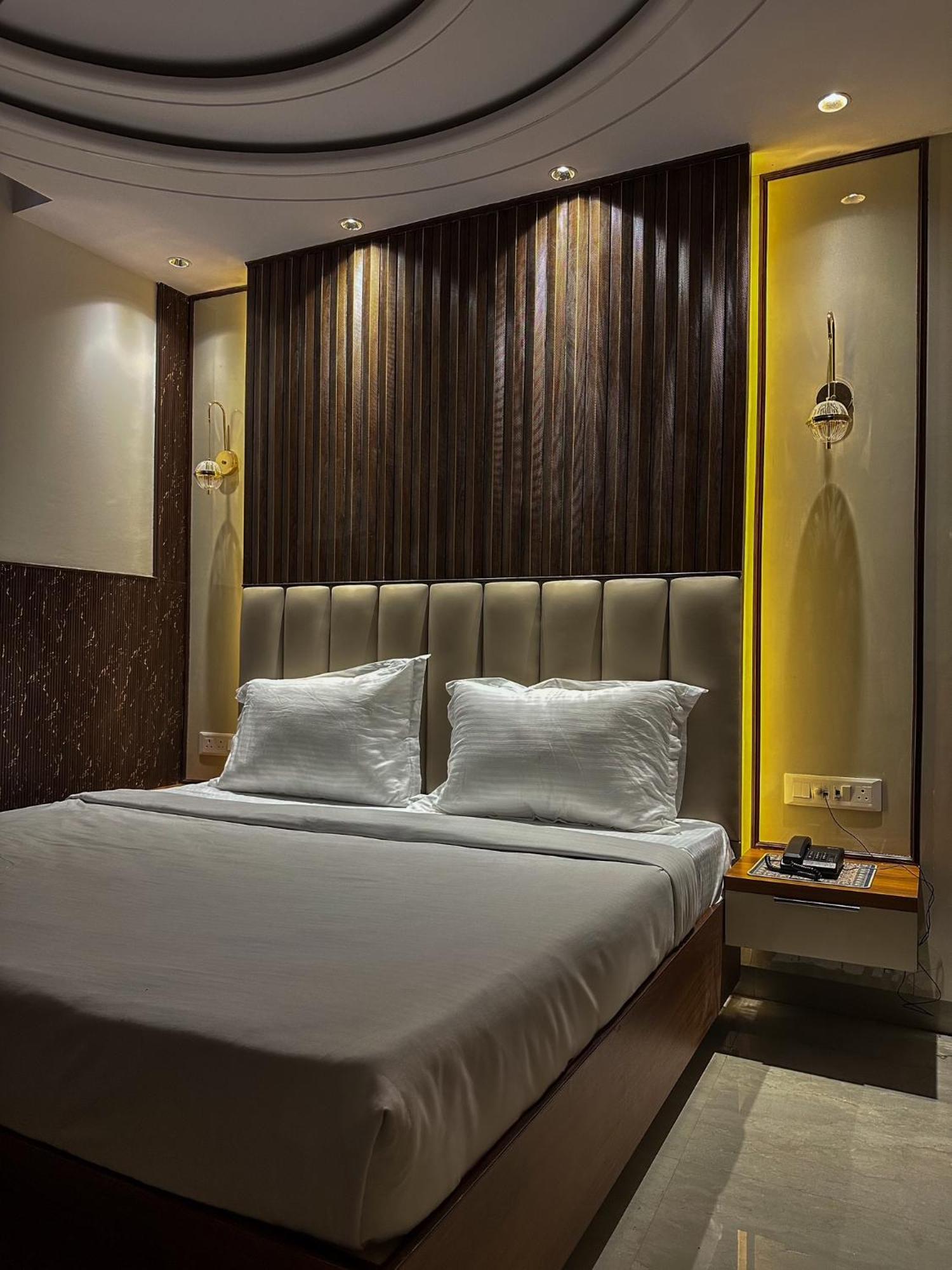 Bed and Breakfast Delhi Delight Premium Nuova Delhi Esterno foto